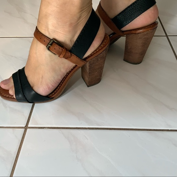 FRYE - 8.5 Block Heel Sandals. EUC - Picture 9 of 11